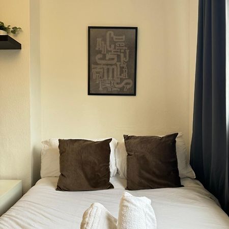 2 Bed Apt Sofa Bed Up To 6 London Exterior photo