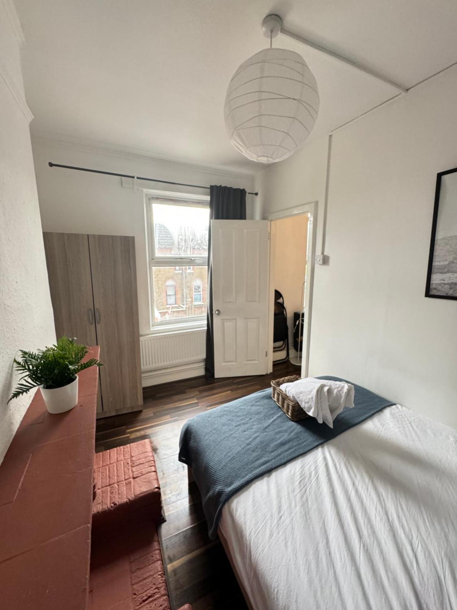 2 Bed Apt Sofa Bed Up To 6 London Exterior photo
