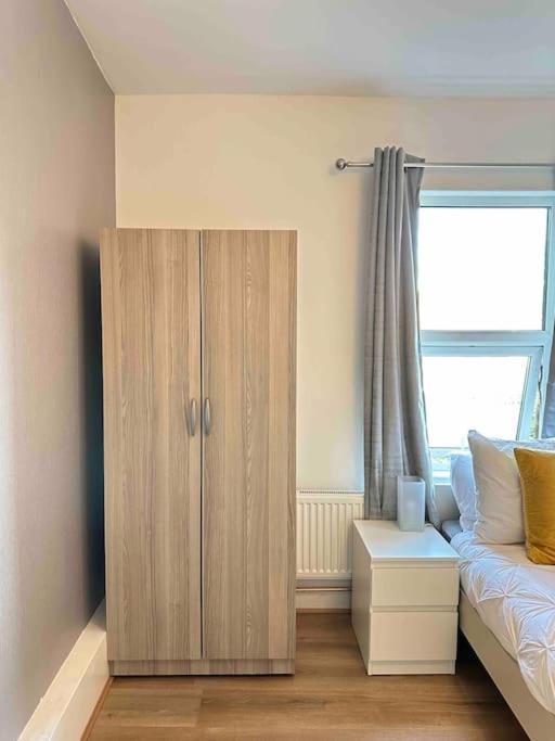2 Bed Apt Sofa Bed Up To 6 London Exterior photo