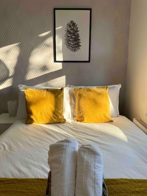 2 Bed Apt Sofa Bed Up To 6 London Exterior photo